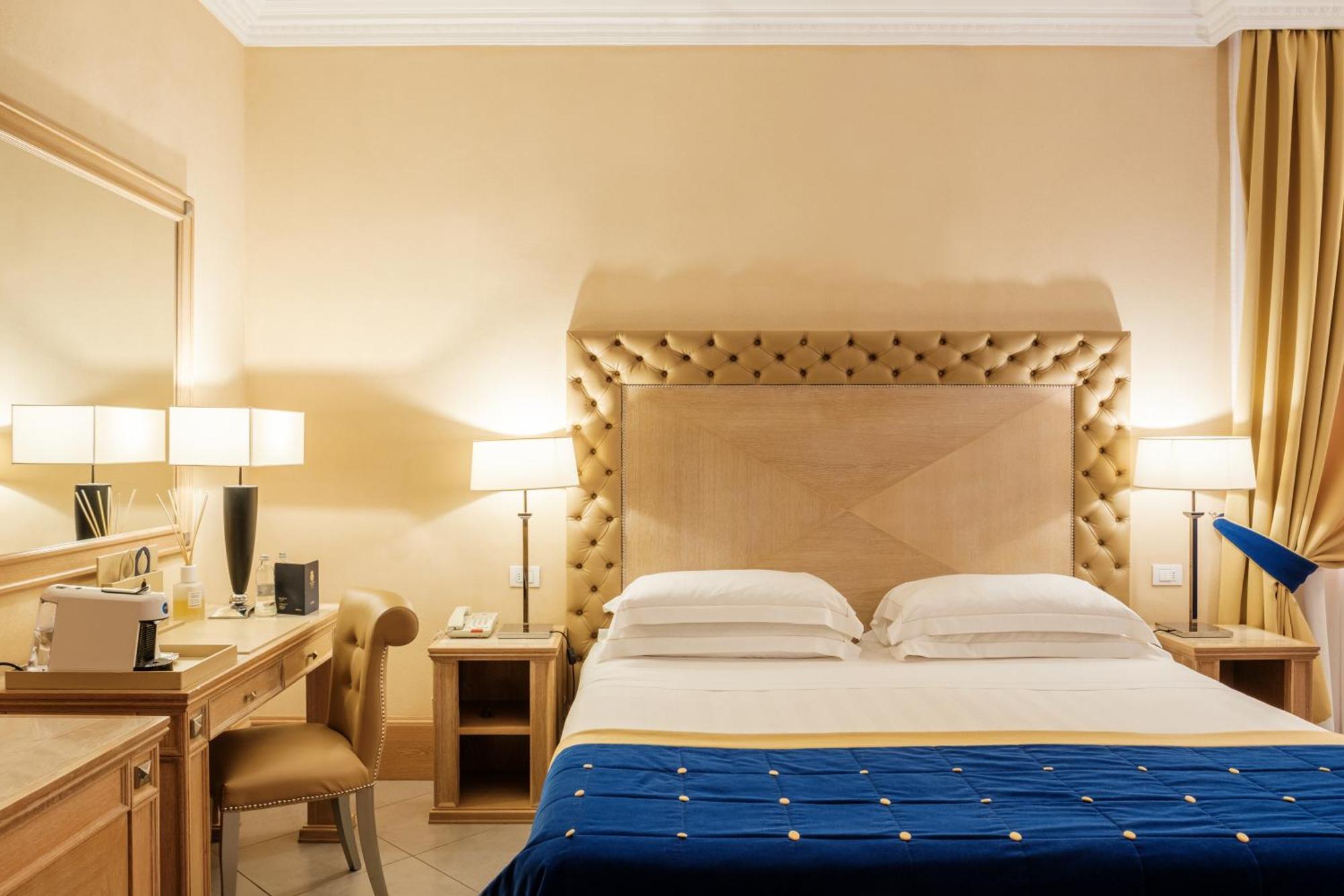 פירנצה Villa Tolomei Hotel & Resort מראה חיצוני תמונה A room at the hotel